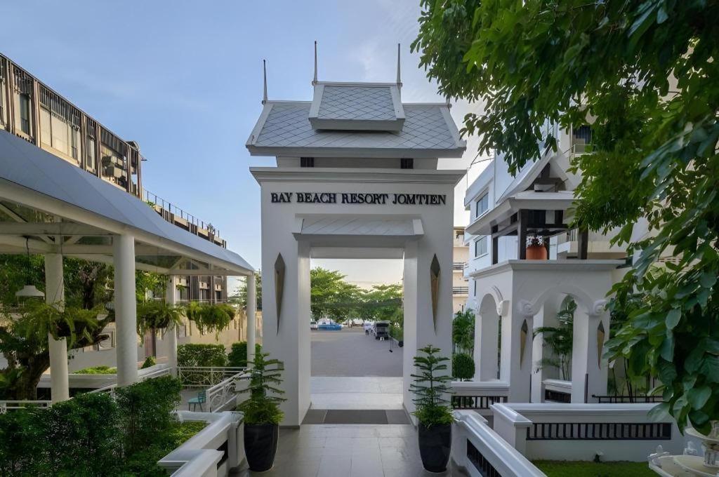 เบย์บีช รีสอร์ต จอมเทียน Hotel Pattaya ภายนอก รูปภาพ